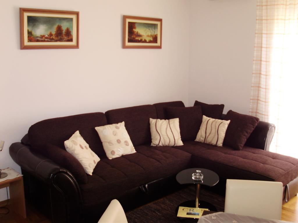Apartments Mara Cres Room photo
